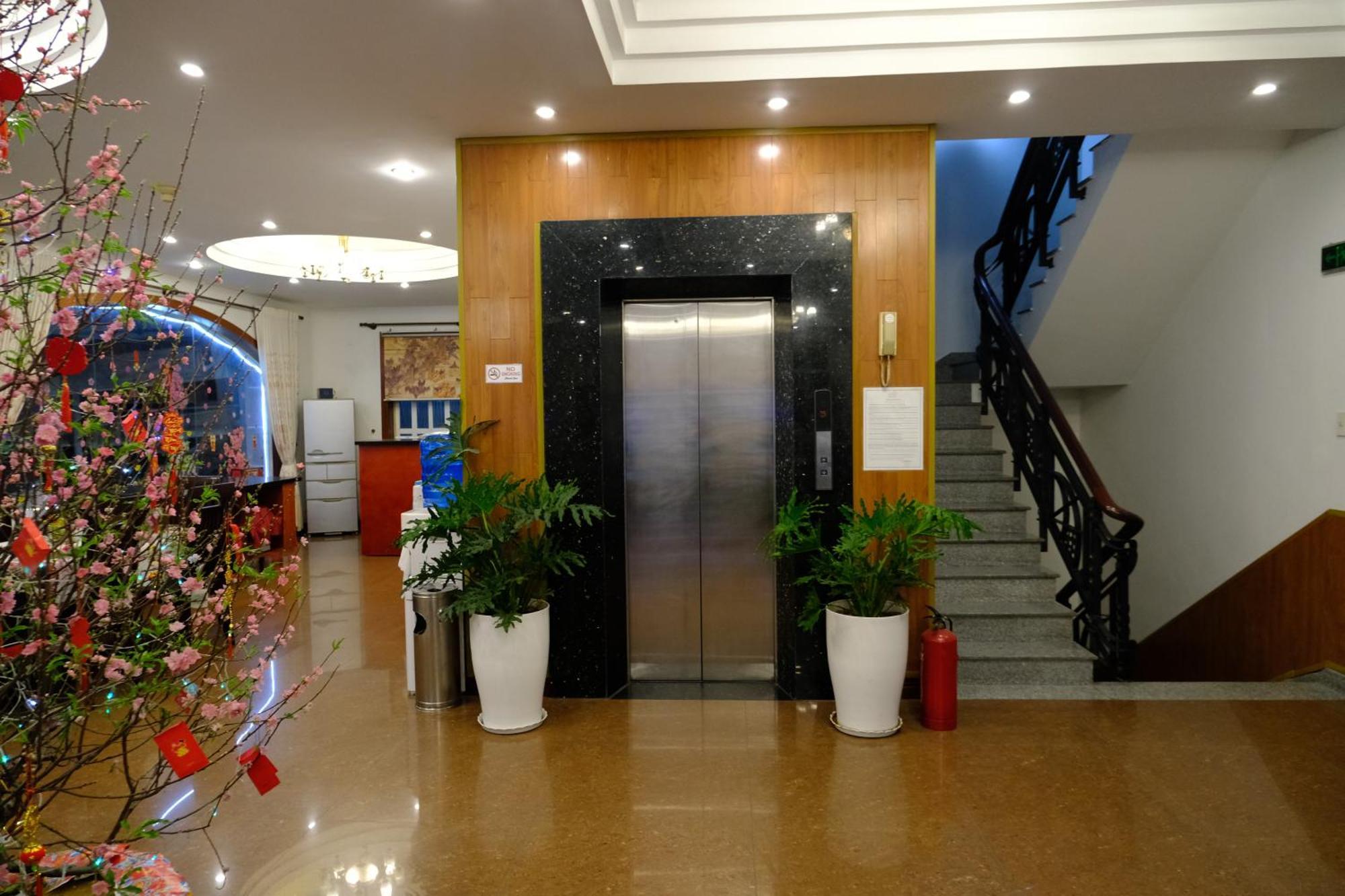 Hoa Phat Hotel & Apartment Хошимин Экстерьер фото