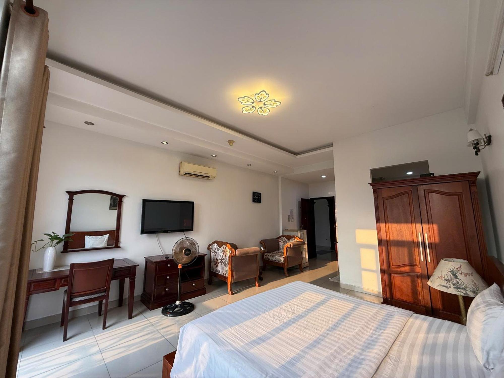 Hoa Phat Hotel & Apartment Хошимин Экстерьер фото