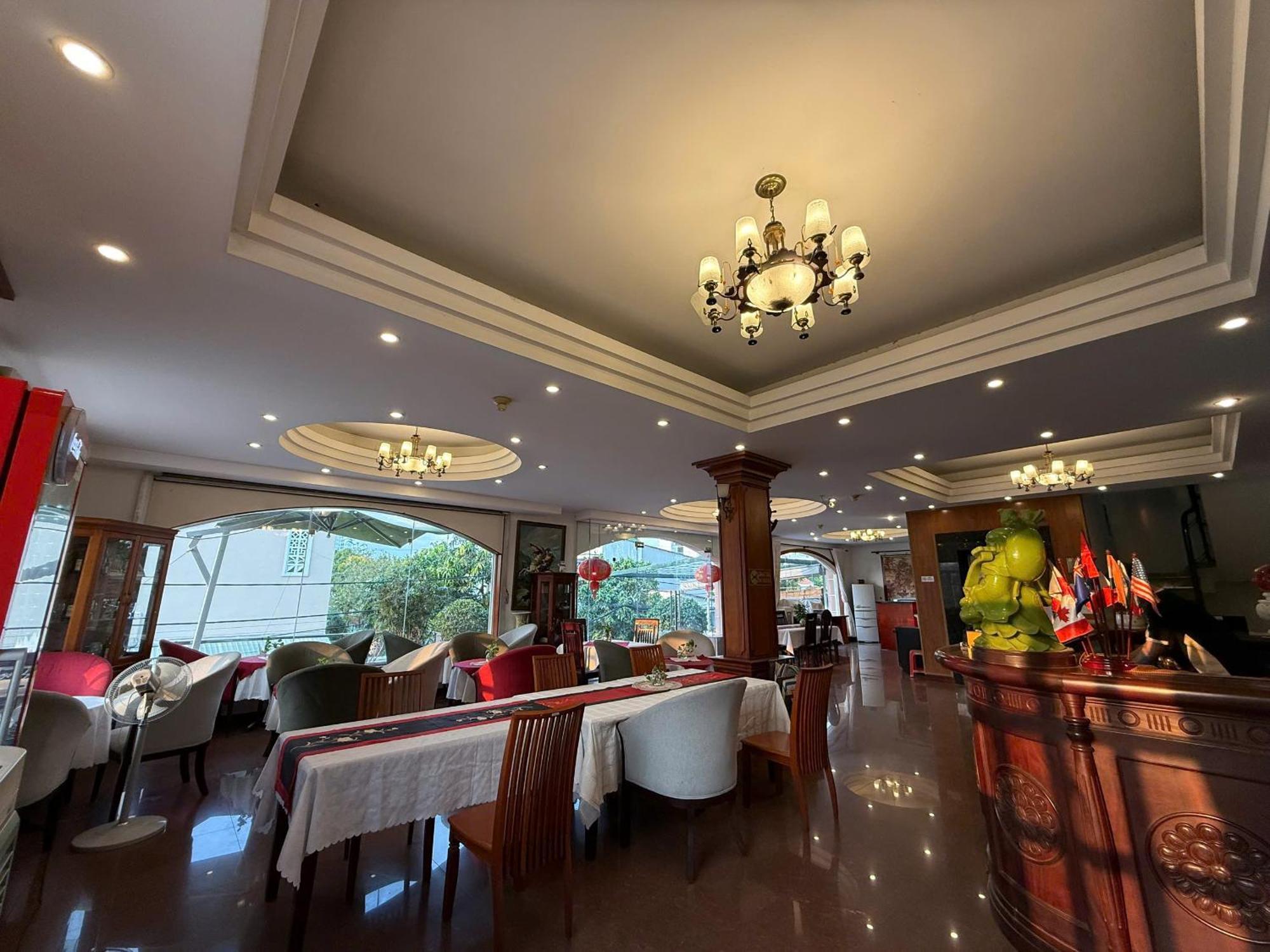 Hoa Phat Hotel & Apartment Хошимин Экстерьер фото